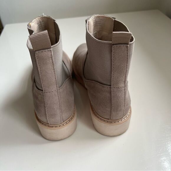 Dolce Vita Chelsea Boots Lug Sole Taupe Suede Size 6 - Picture 5 of 8
